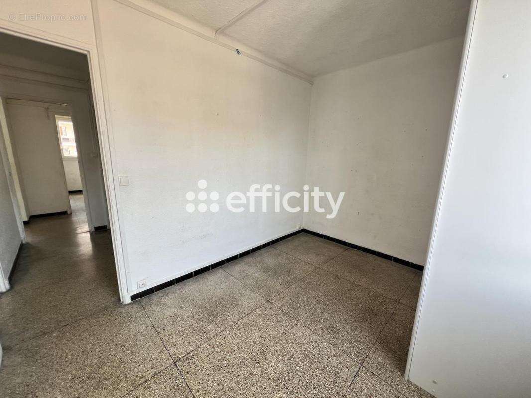Appartement à MARSEILLE-4E