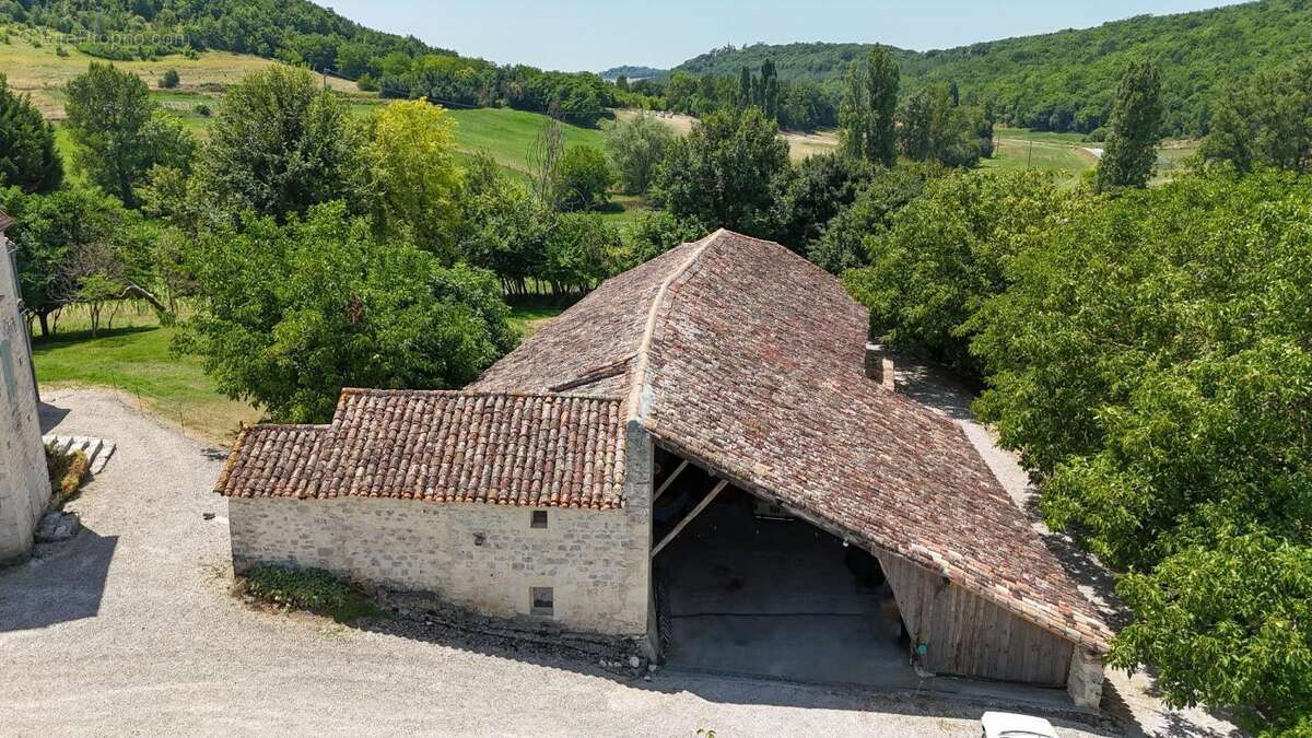 Maison à CASTELNAU-MONTRATIER
