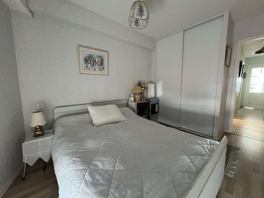 Face mer  Les Sables-d'Olonne   APPARTEMENT T4   3 chambres   Parking privatif   Cave - photo 15