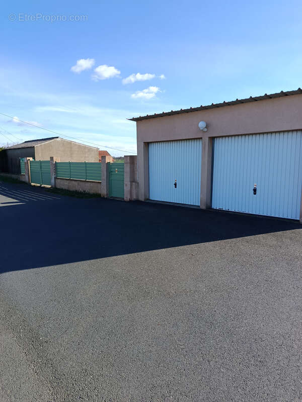 Maison à AUZAT-LA-COMBELLE