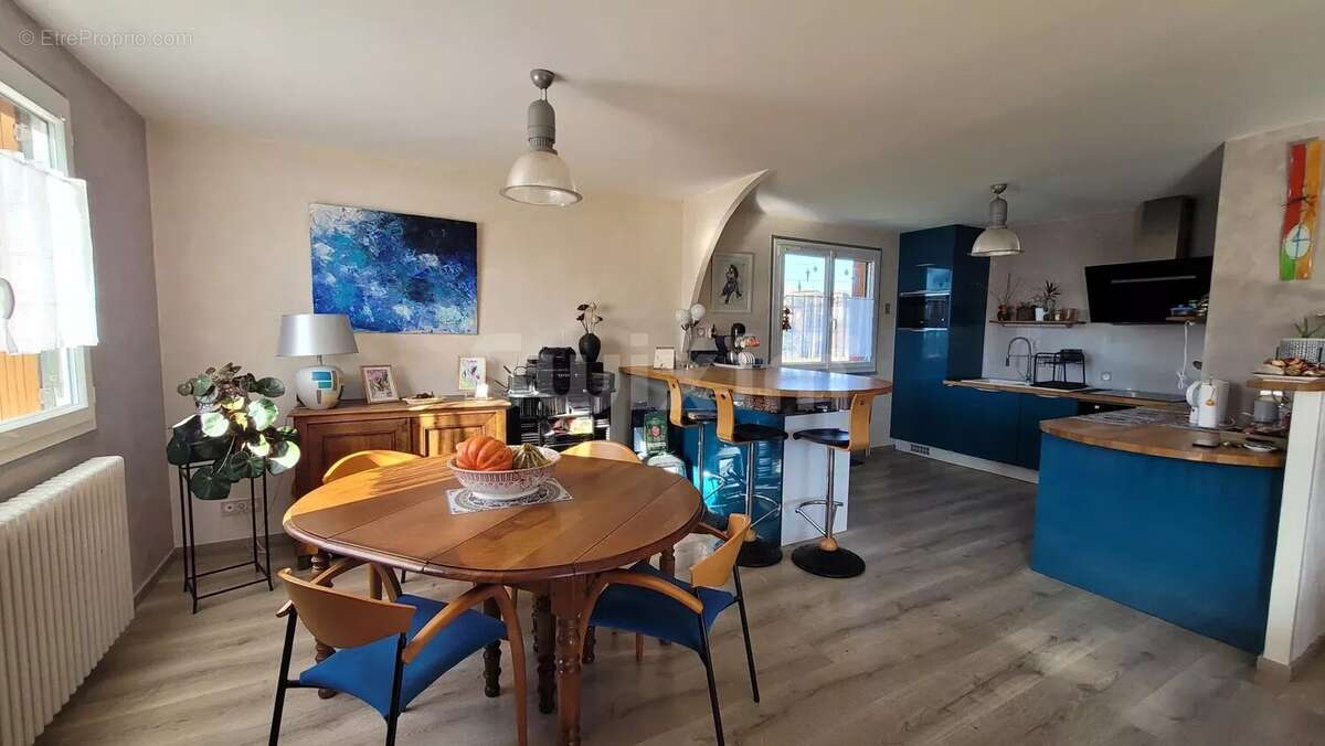 Maison à LONS-LE-SAUNIER