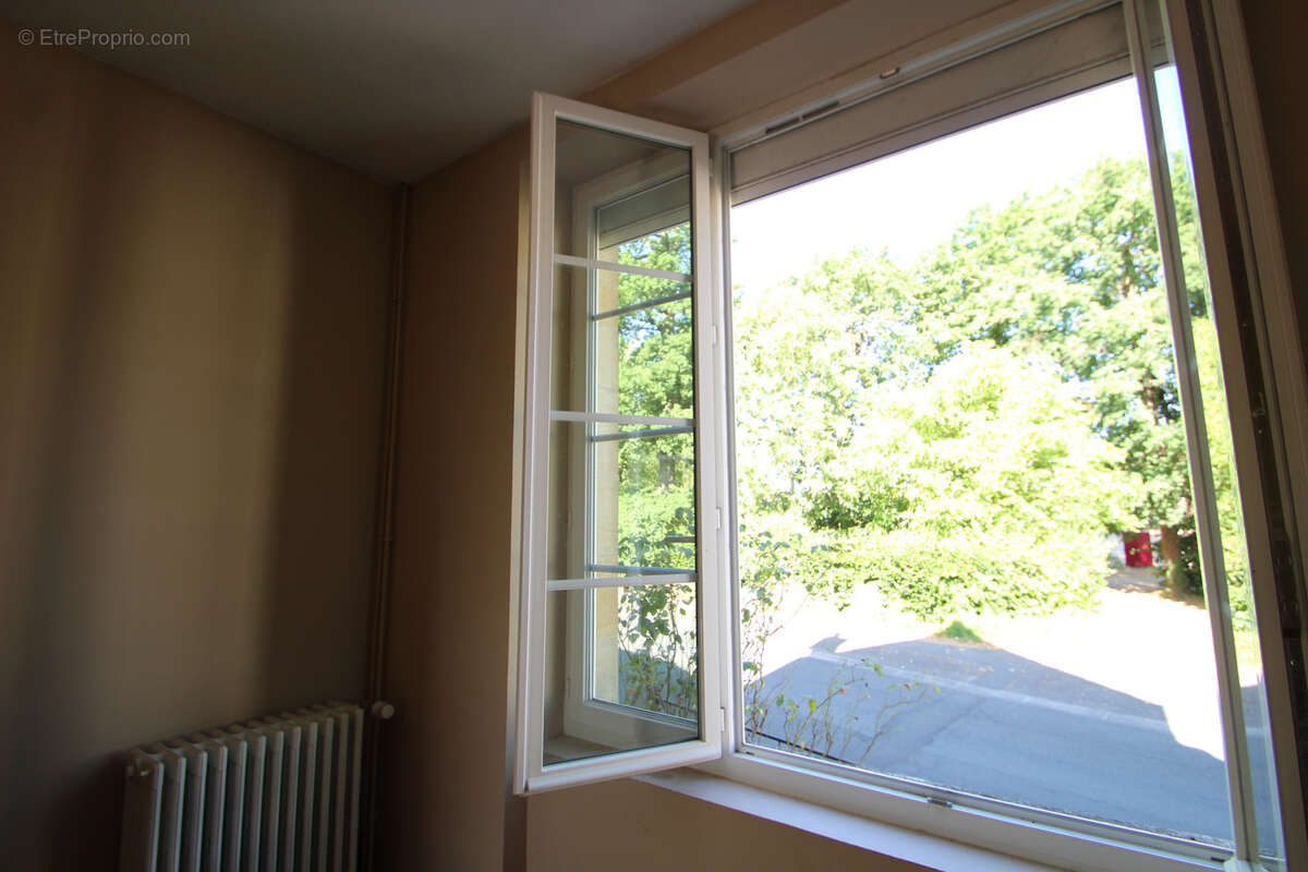 Maison de Bourg à Vendre 3 ou 4 chambres - photo 4