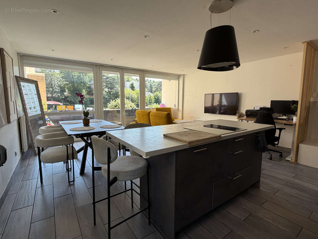 Appartement T3 de 68 m2 entièrement rénové   Balcon - photo 2