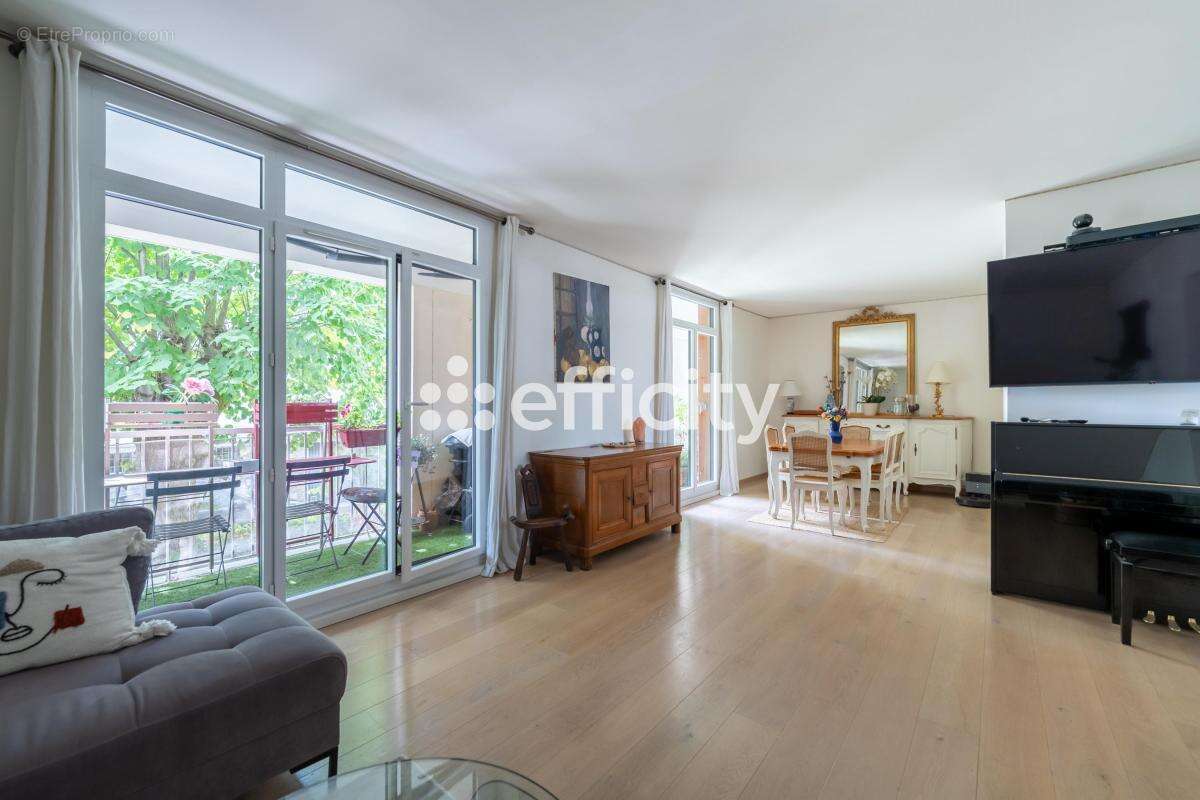Appartement à VILLE-D'AVRAY
