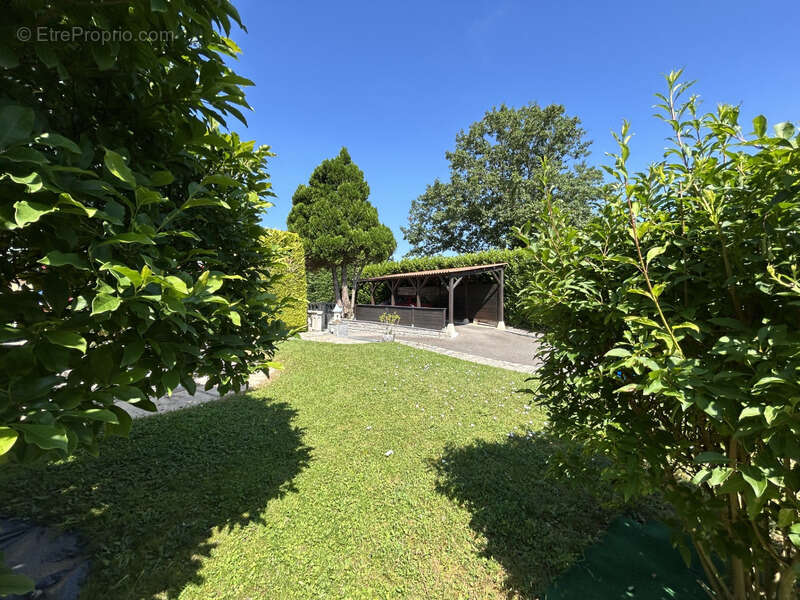 Maison à ARS-SUR-FORMANS