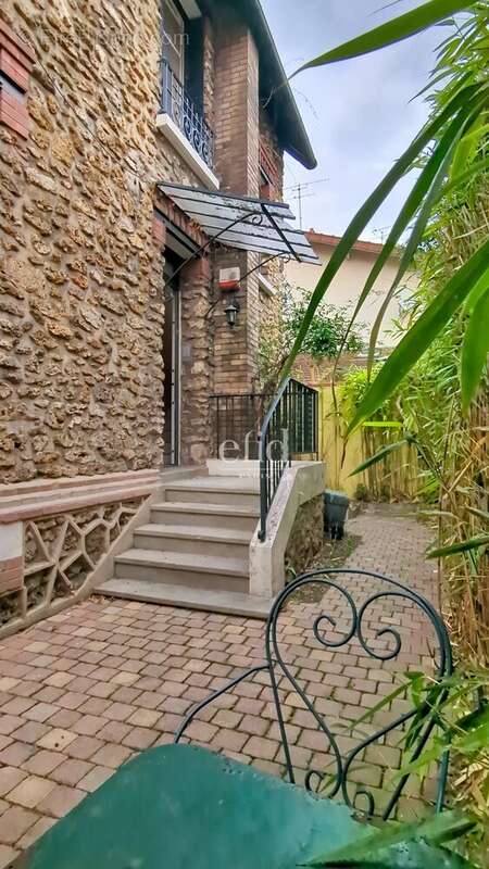 Maison à SARTROUVILLE