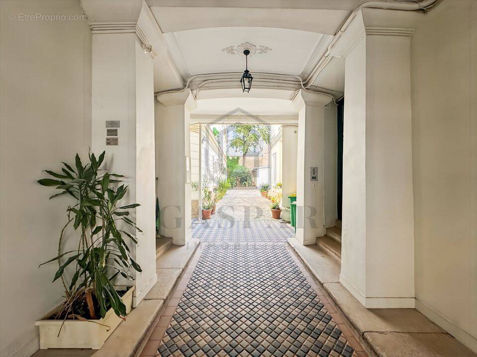 Appartement à PARIS-7E