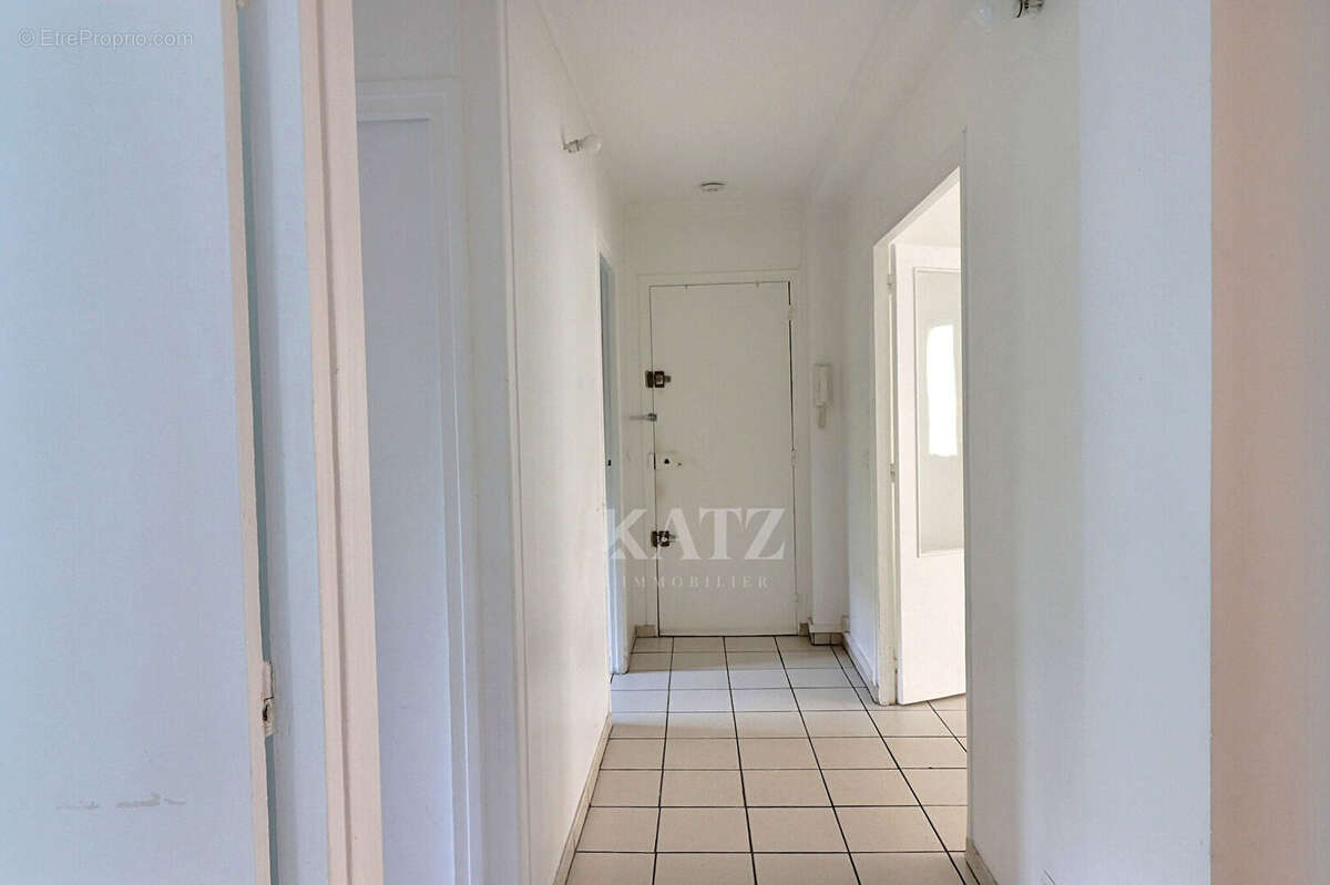Appartement à CHARENTON-LE-PONT
