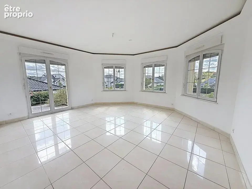 Thionville Guentrange/Quartier résidentiel - Maison individuelle de 148 27 m2 + sous-sol aménagé - 9,43 ares - photo 3