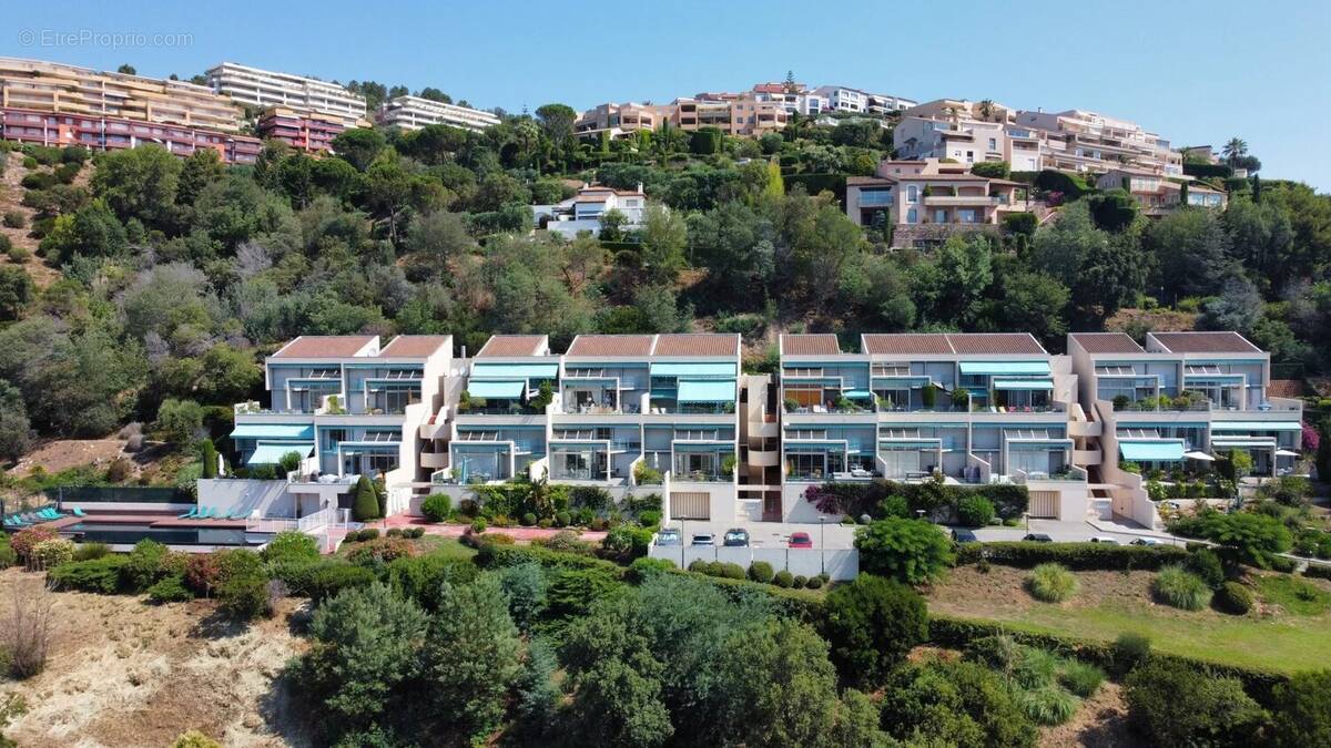 Appartement à MANDELIEU-LA-NAPOULE