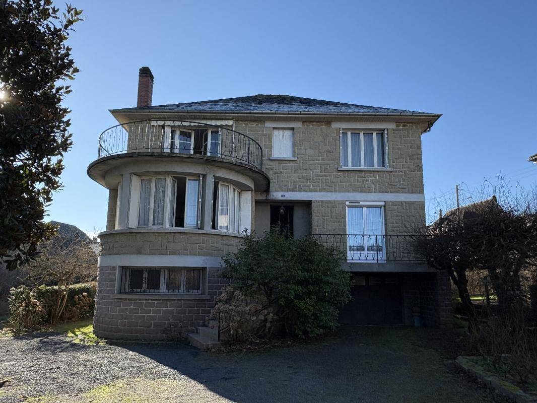Maison à OBJAT