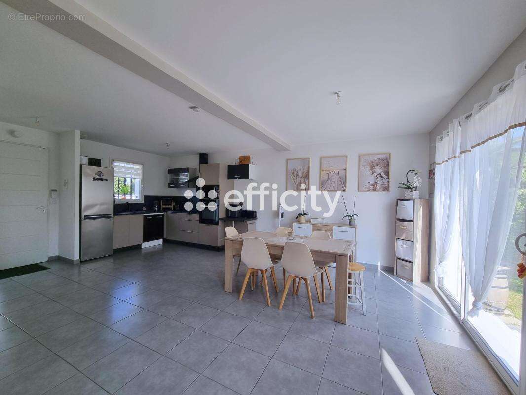 Maison 84 m² à Millas  - photo 6