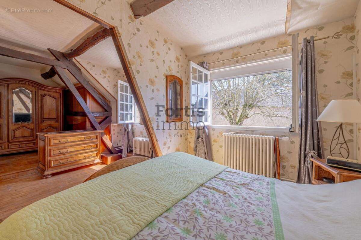 Maison à CHERISY