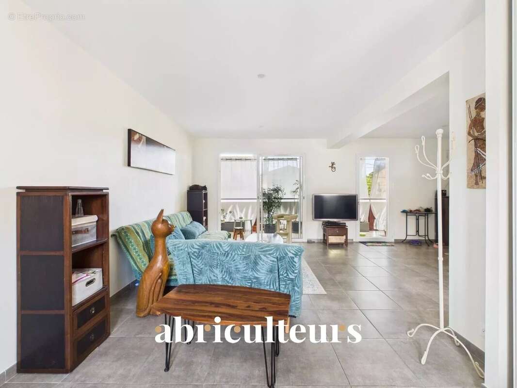 Appartement à PELISSANNE