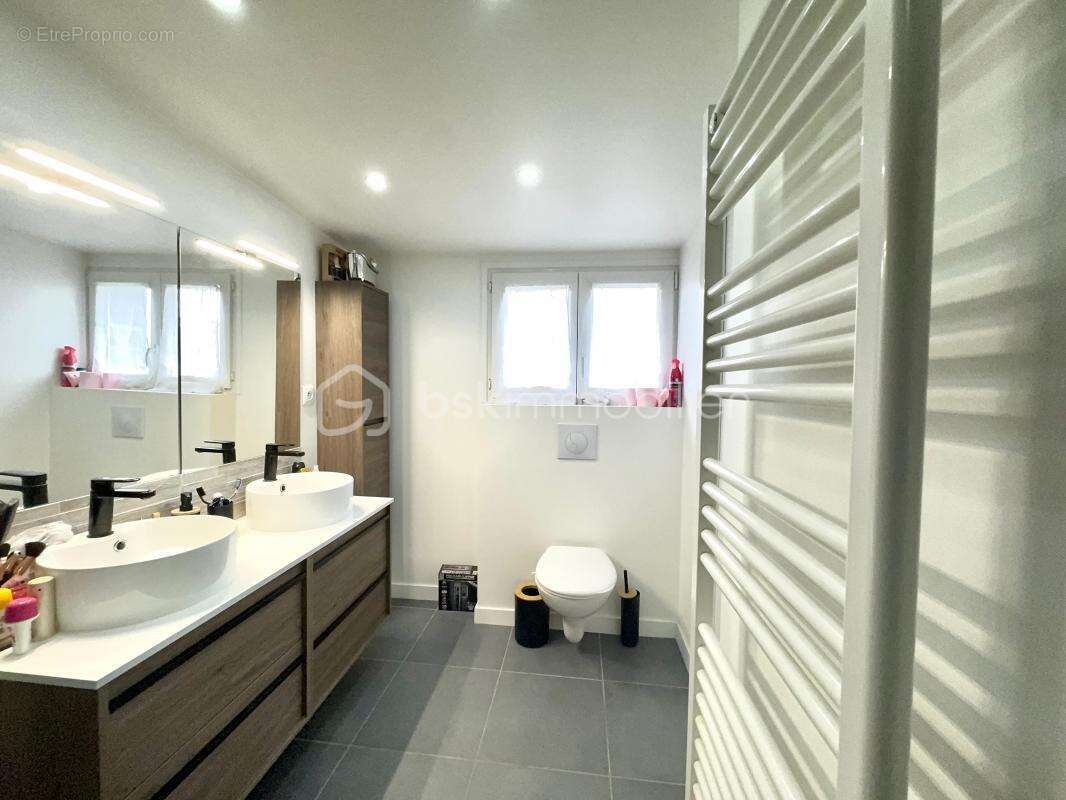 Appartement à LE PERREUX-SUR-MARNE