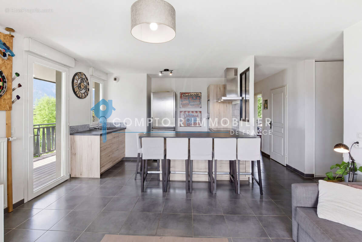 Appartement à SAINT-MARTIN-D'HERES