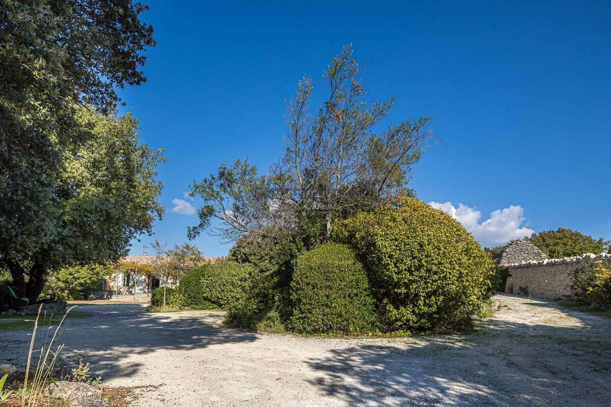 Maison à GORDES
