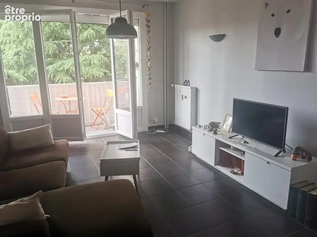 Appartement 70 m² à Bourg-Les-Valence  - photo 4
