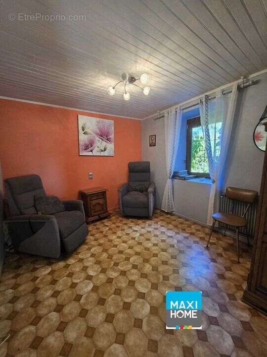 Grande propriété avec dépendances, terrain, garage proche de - photo 4