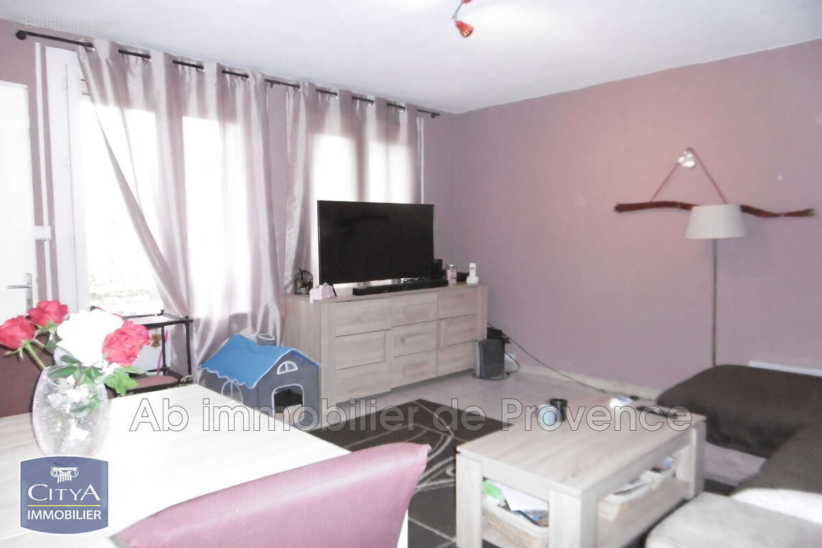 Appartement 46 m² à Marignane  - photo 3