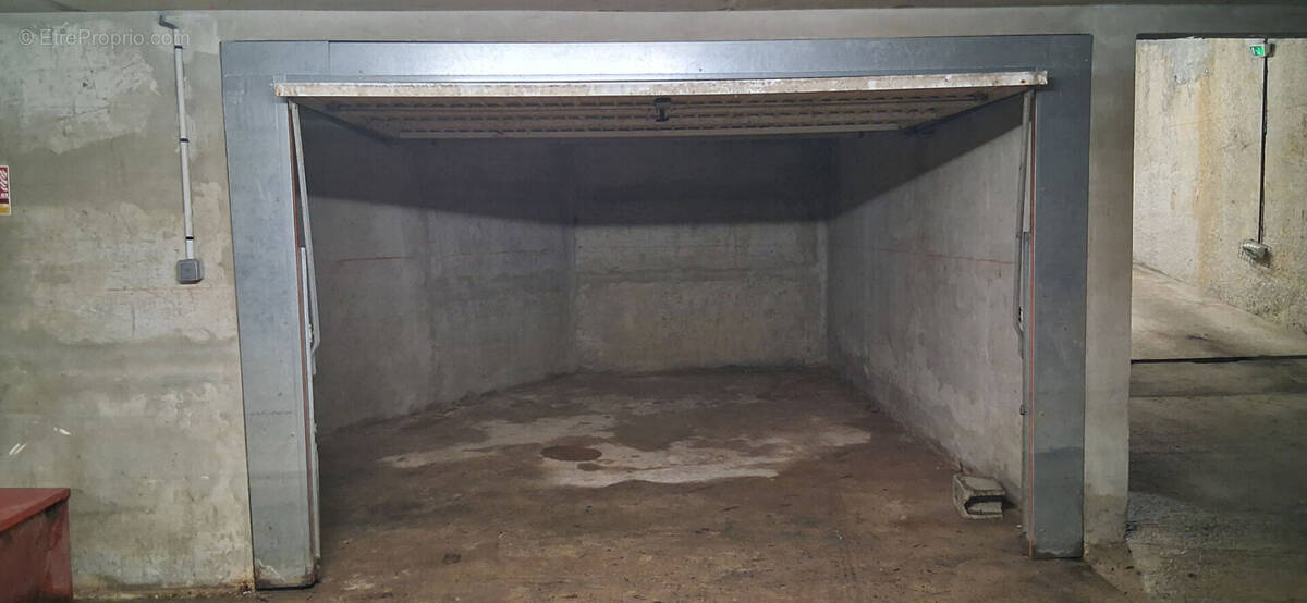 Parking à LA SEYNE-SUR-MER