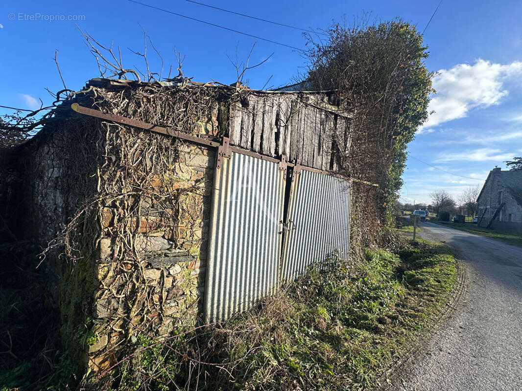 Terrain à LA DOMINELAIS