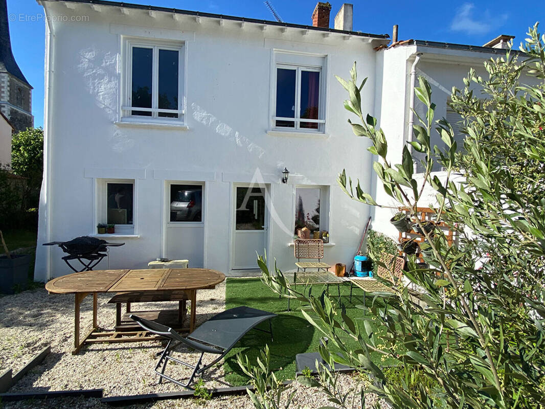 Maison à SAINT-ETIENNE-DE-MER-MORTE