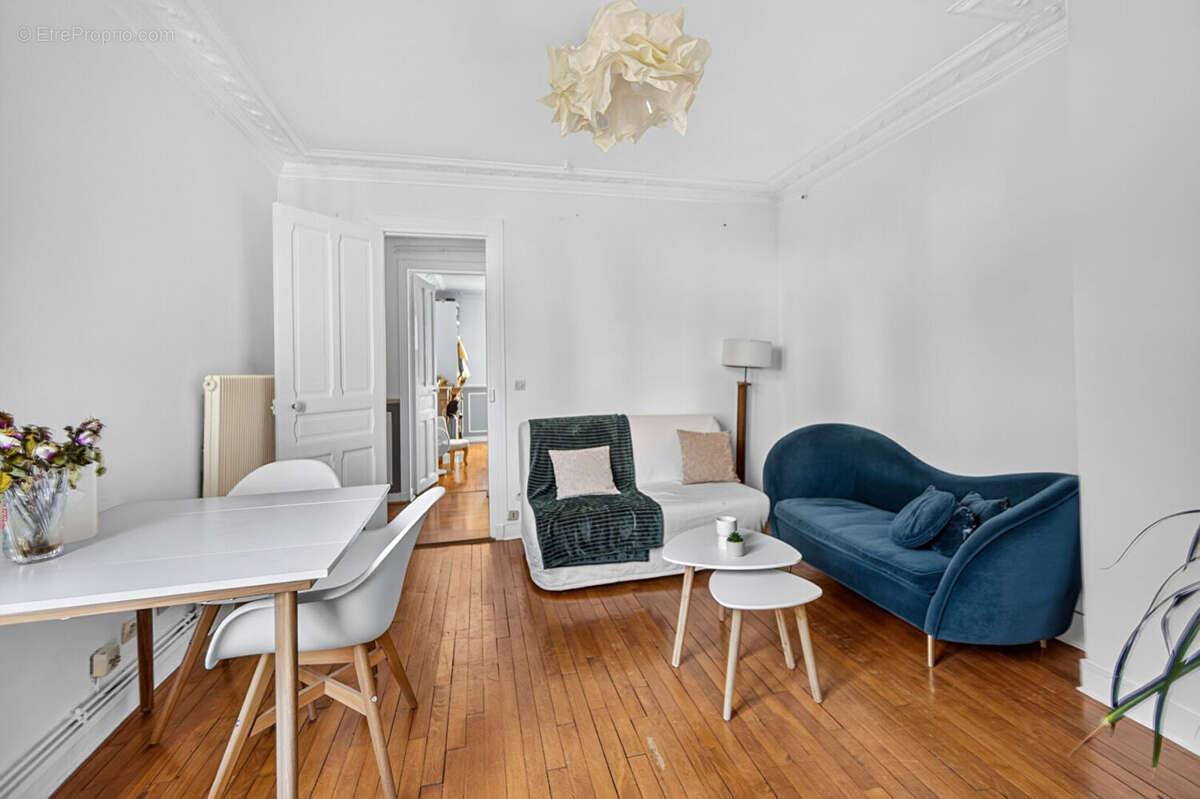 Appartement à COURBEVOIE