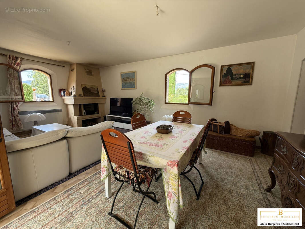 Maison à SAINT-CEZAIRE-SUR-SIAGNE