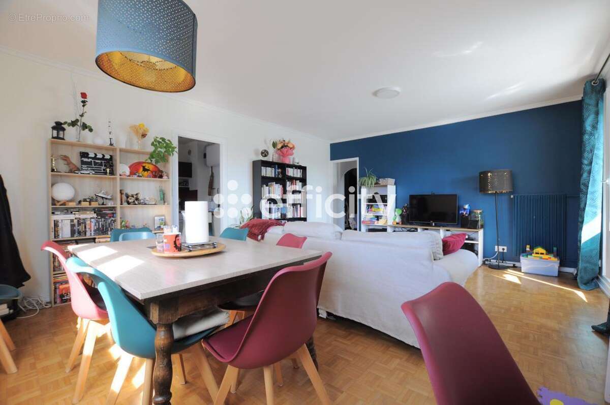 Appartement à DECINES-CHARPIEU