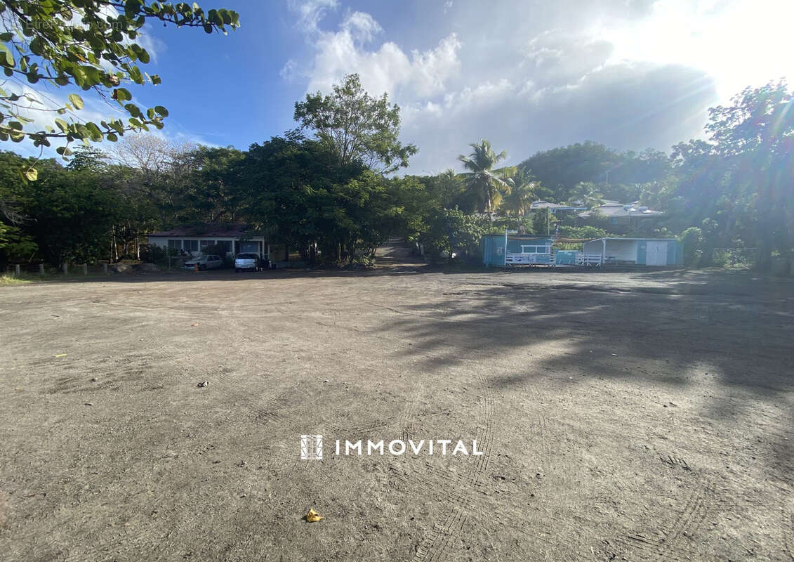 Terrain à BOUILLANTE