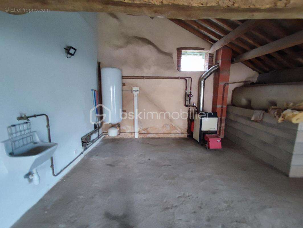 Maison à THORIGNY-SUR-OREUSE