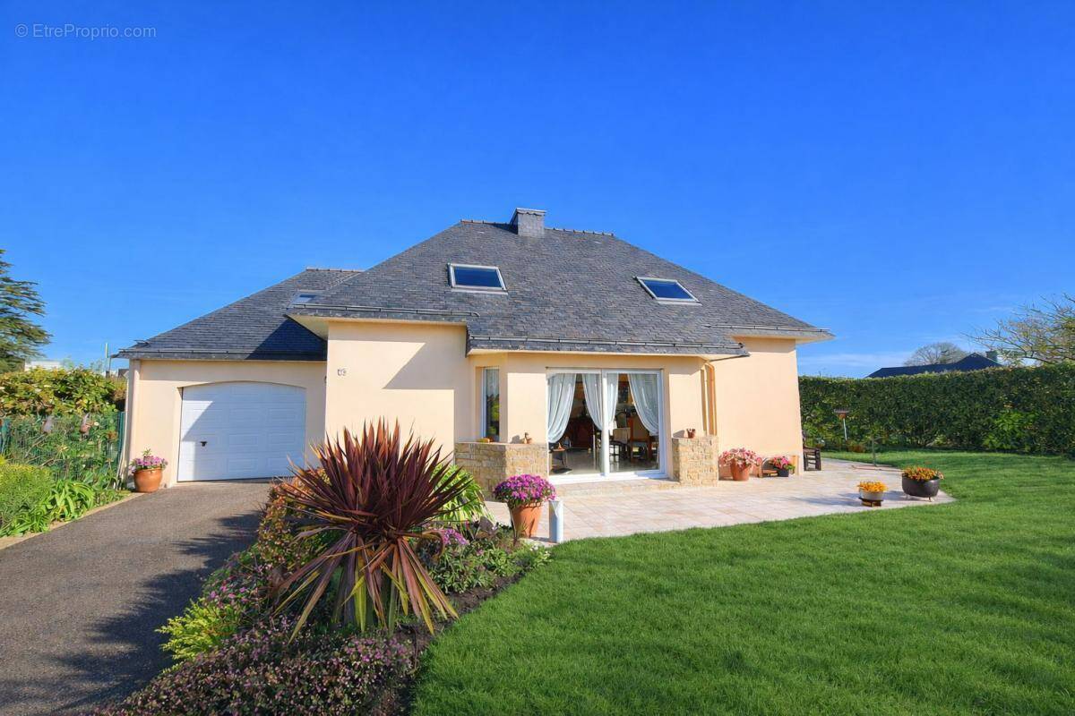 Maison à PLOUIGNEAU