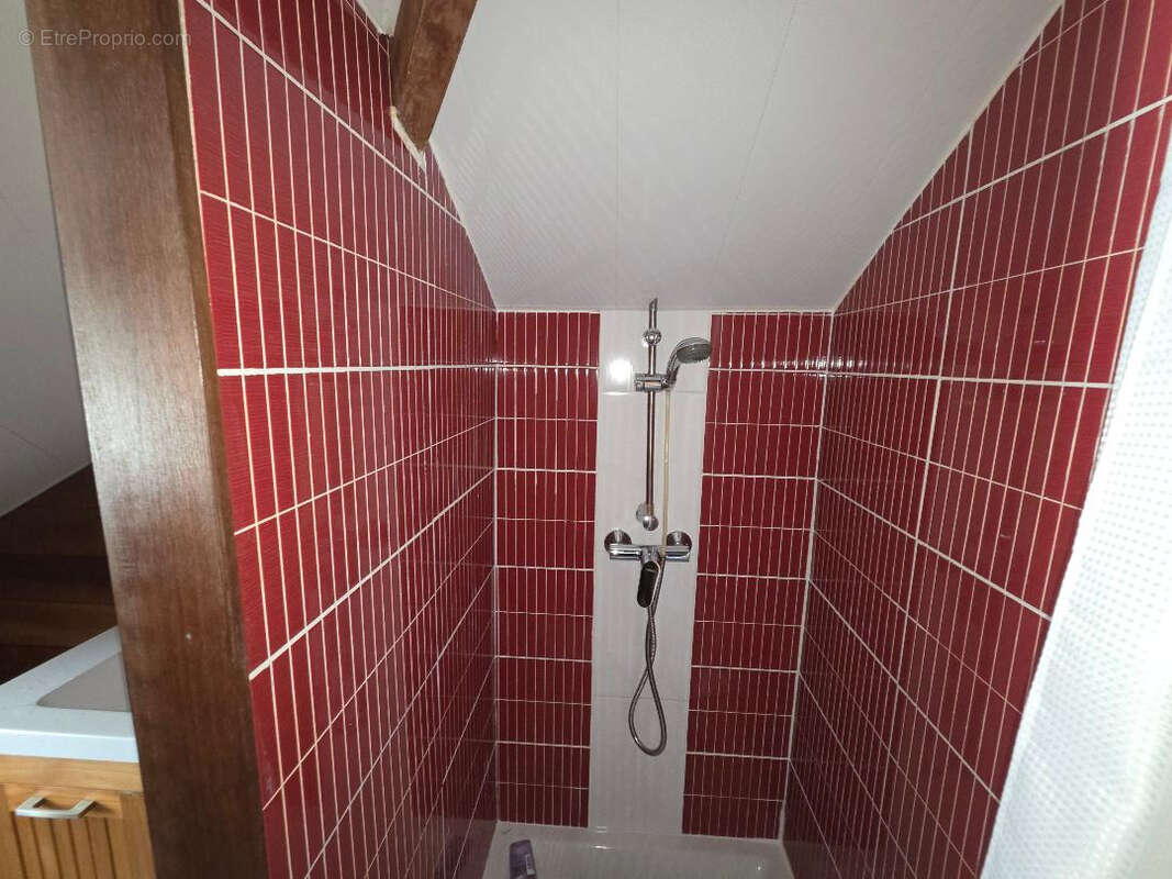 Maison à REMIRE-MONTJOLY