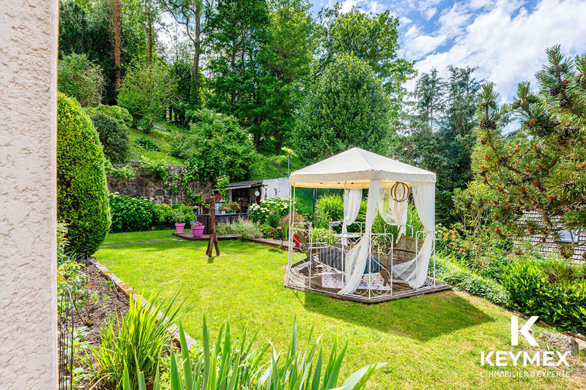A 10 mn de Pontoise ,maison 7 pièces ,3 chambres,véranda panoramique ,sous sol total, spa ,terrain 2347 M² - photo 5