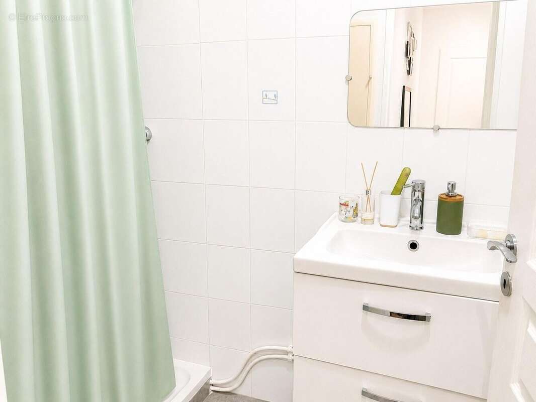 Photo 3 - Appartement à VILLEURBANNE