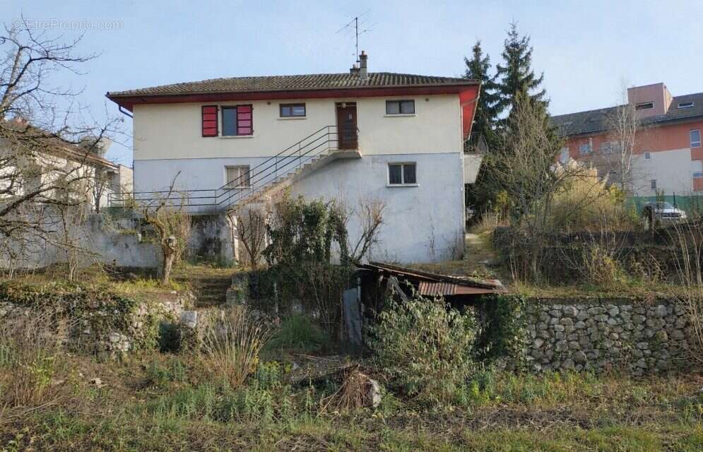 Maison à VETRAZ-MONTHOUX