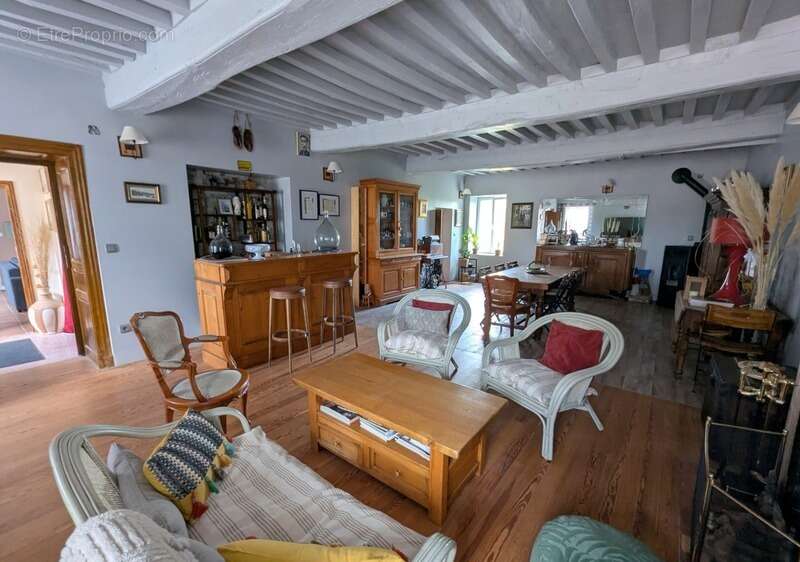Maison à CHAROLLES