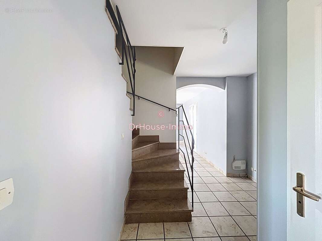 Maison à CHAZAY-D&#039;AZERGUES