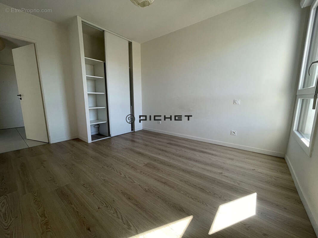 Appartement à BILLERE