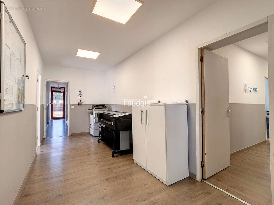 Commerce 430 m² à Dangy  - photo 5