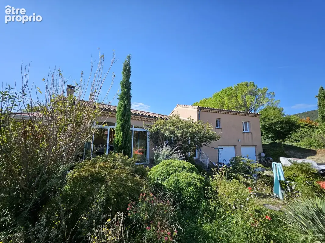 Maison provencale 112 m2. 3 chambres. garages . piscine. sur 1225 m2 terrain clos amenage. - photo 9