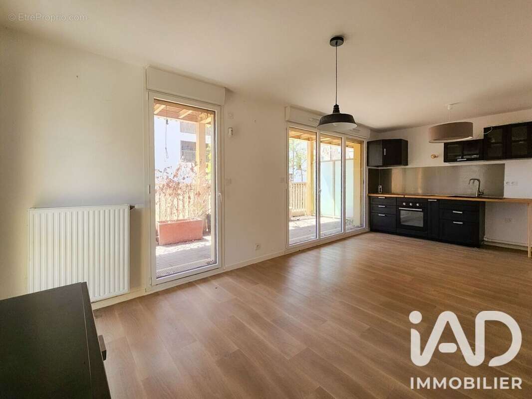 Appartement 32 m² à Carrieres-Sous-Poissy  - photo 2