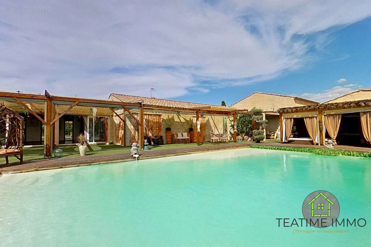 La grande vue piscine villa + dépendances + terrasses aménagées La Farlède - Maison à LA FARLEDE