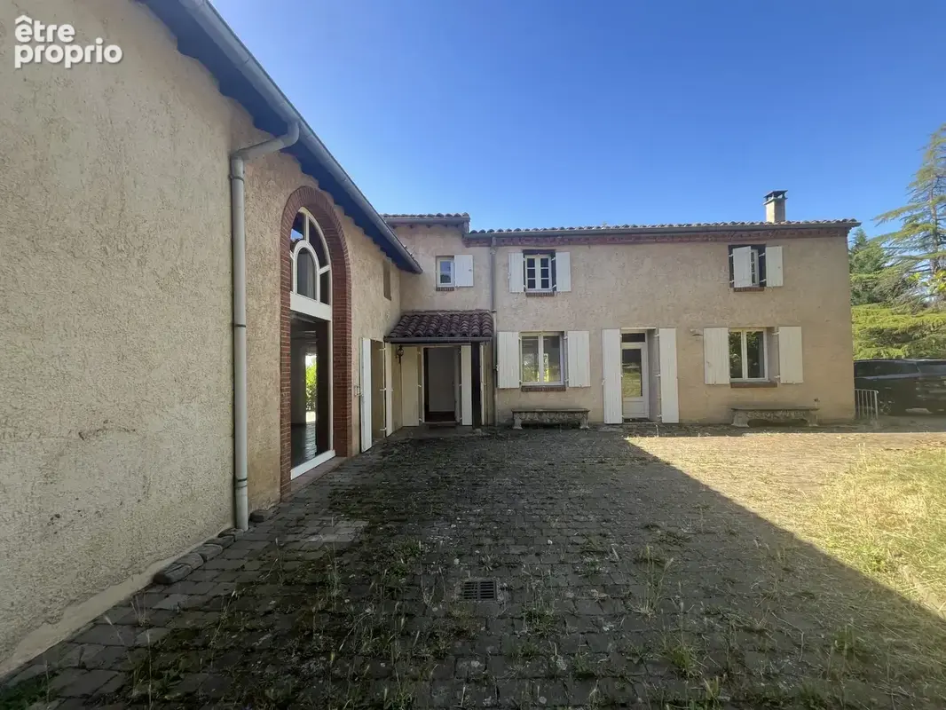 Maison 230 m² à Andrezieux-Boutheon  - photo 2