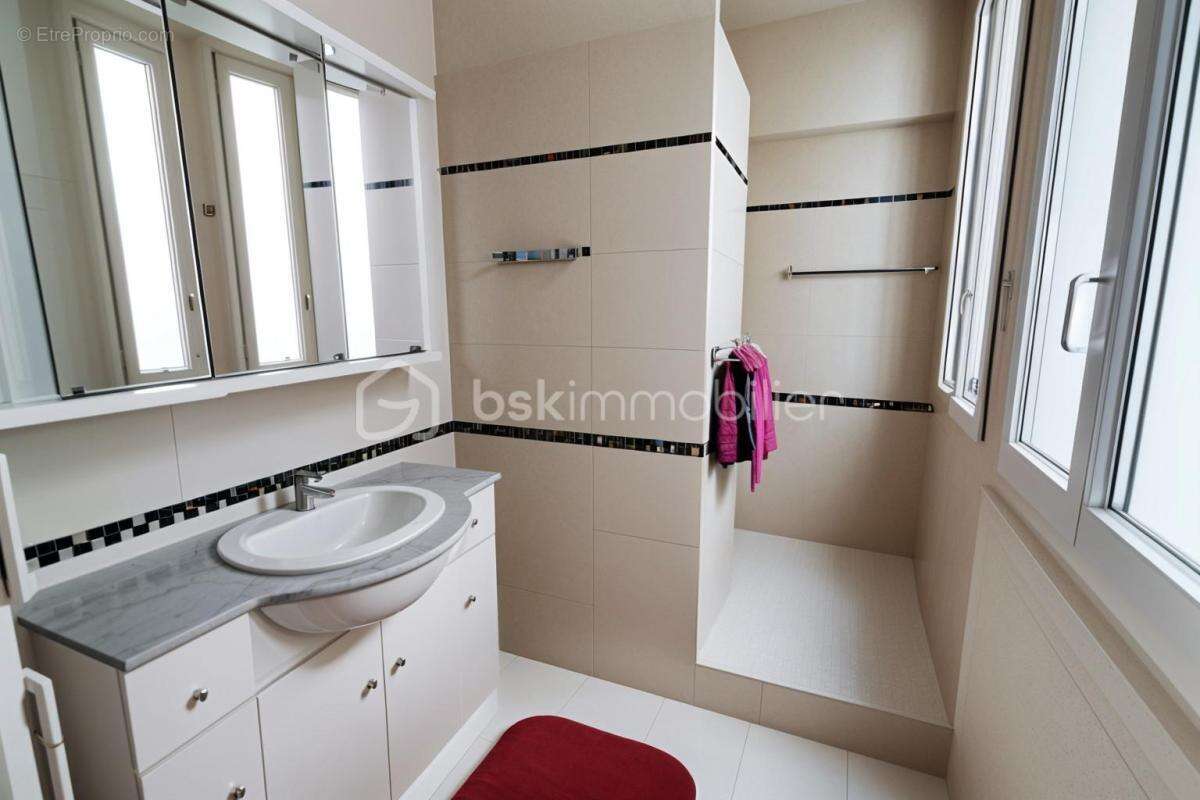 Paris 14ème Alésia dans un immeuble de standing - superbe 5 pièces avec balcons, chambre de service et 2 caves - photo 13