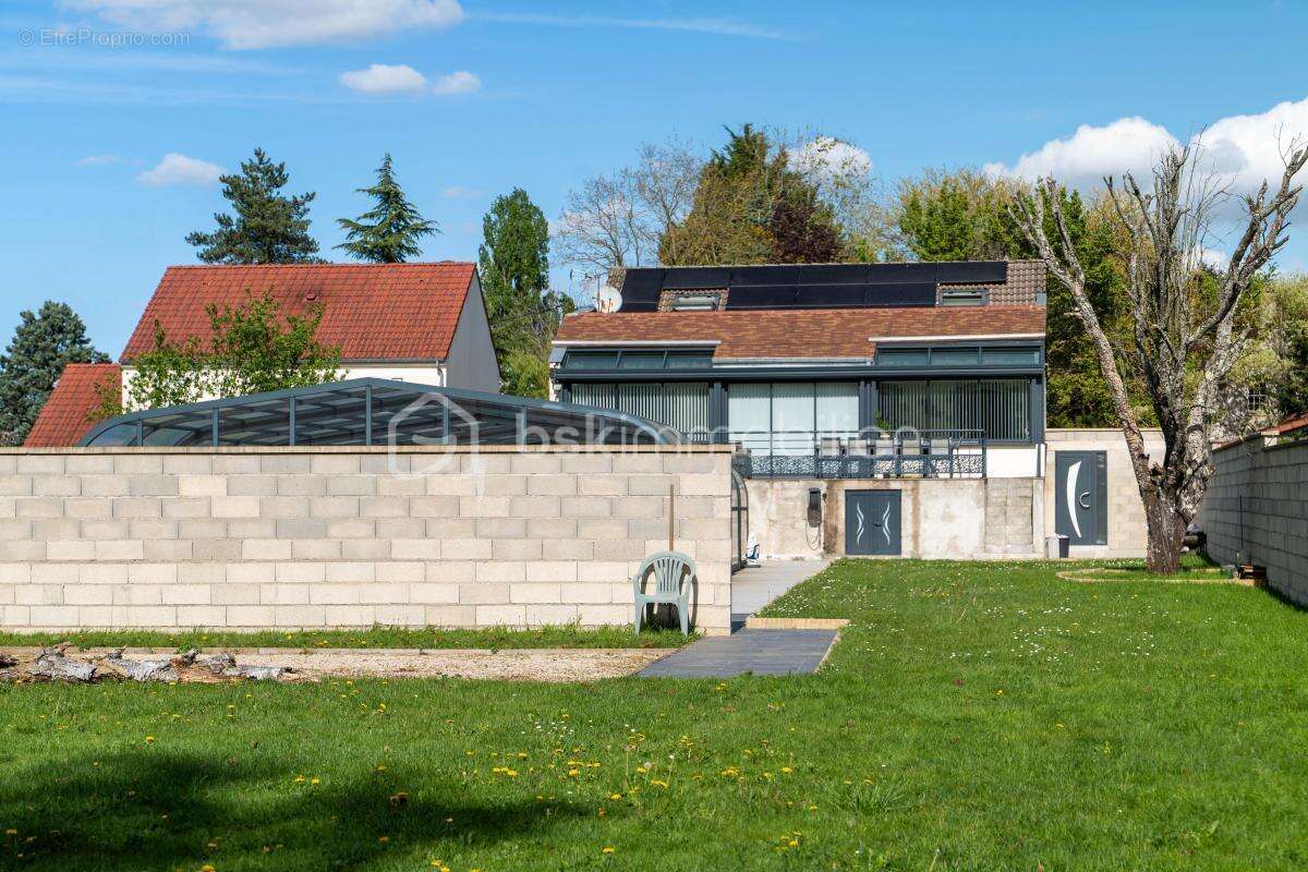 Maison à VILLENEUVE-LES-BORDES