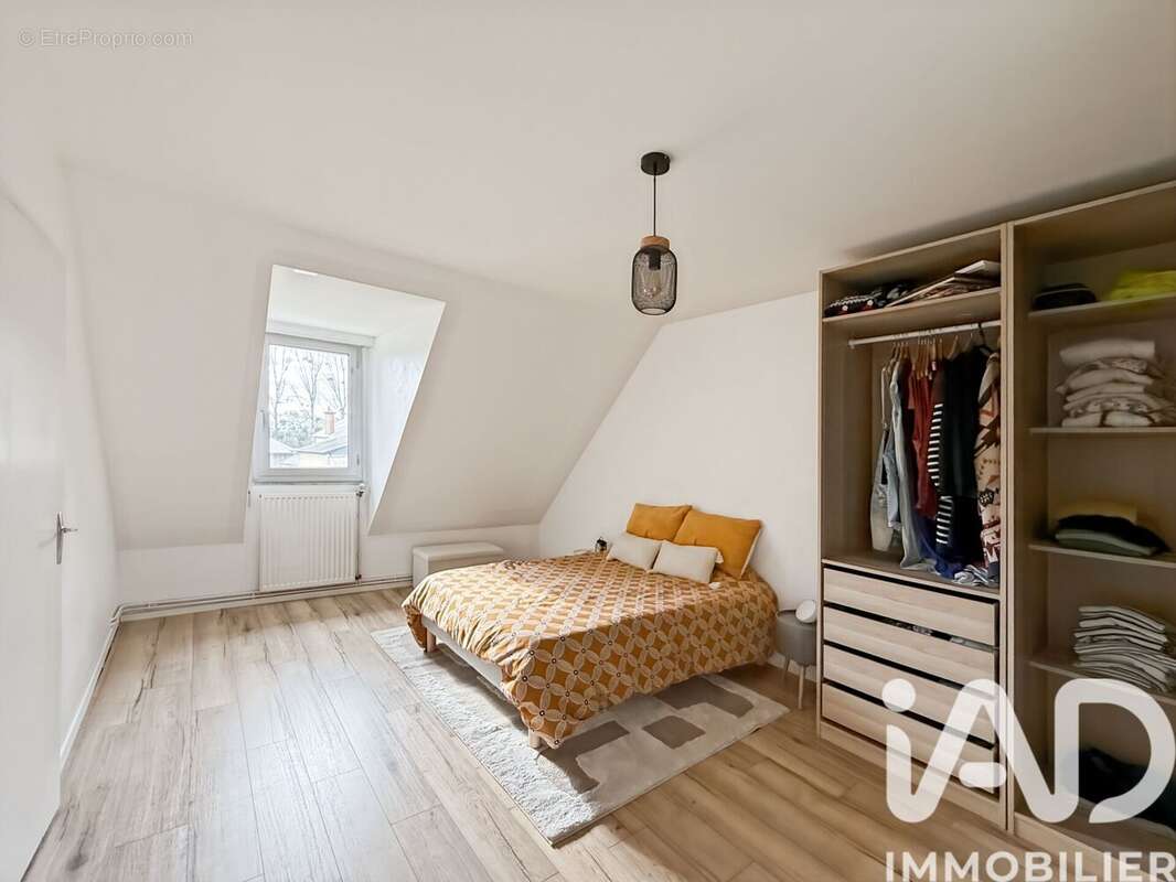 Maison 126 m² à Saint-Jacques-De-La-Lande  - photo 9
