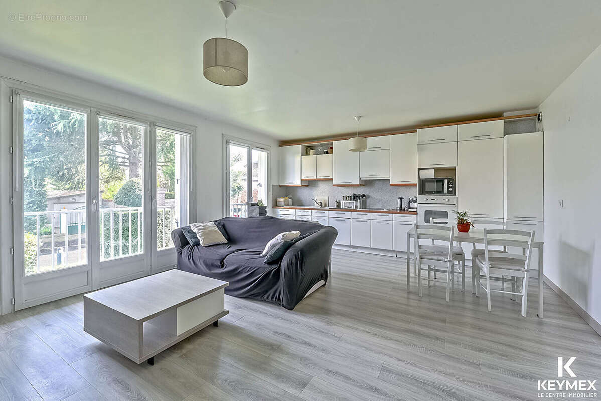 Appartement à CHAMPAGNE-SUR-OISE