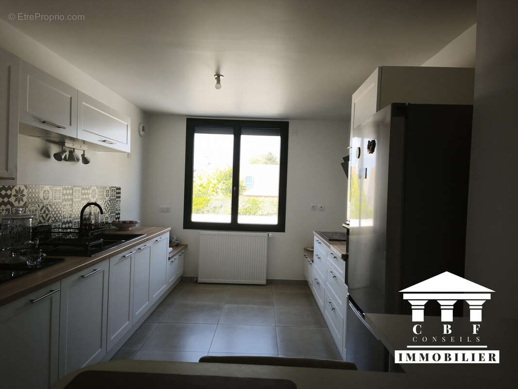 Maison 235 m² à Saint-Remy  - photo 7